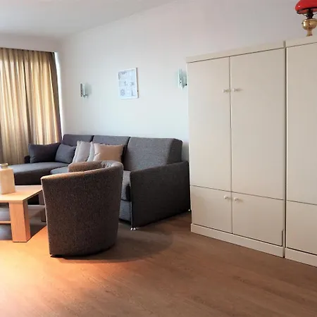 Riviera-seeblick-aussenschwimmbad-riv-14 Appartement