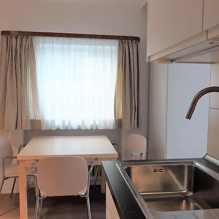 Riviera-seeblick-aussenschwimmbad-riv-14 Appartement *